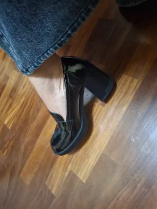 Scarpe con tacco verniciate nere