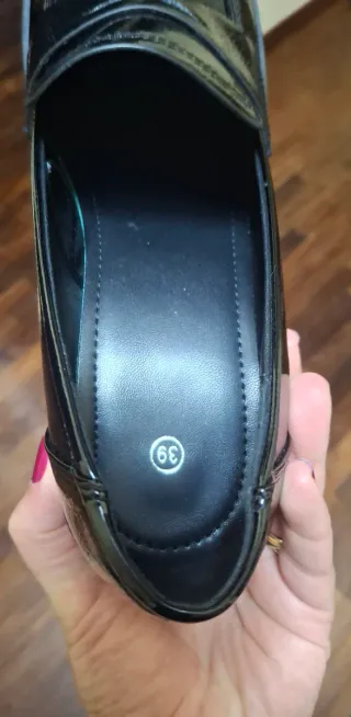 Scarpe con tacco verniciate nere