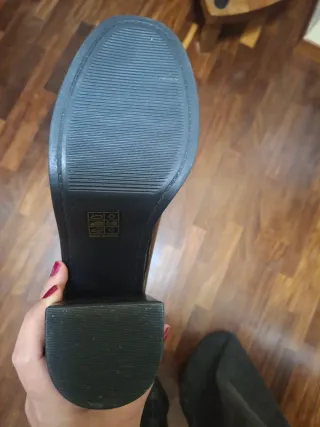 Scarpe con tacco verniciate nere