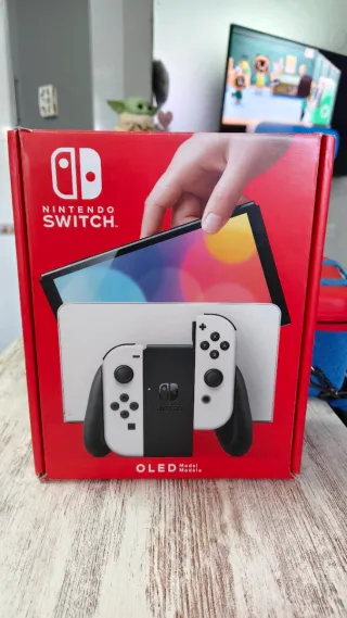 Nintendo Switch OLED CON SCHERMO ROTTO