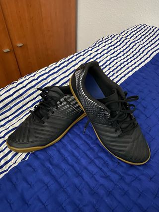 Sapatilhas Kipsta Pretas e Castanhas