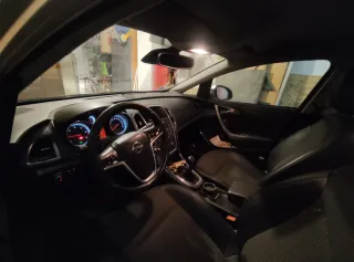 Opel Astra 2011