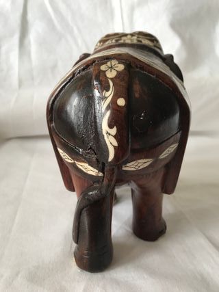 Elefante de madera tallado India