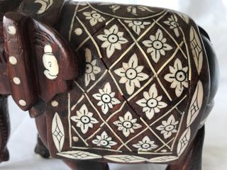 Elefante de madera tallado India