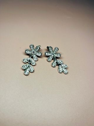 Pendientes flor con brillantes
