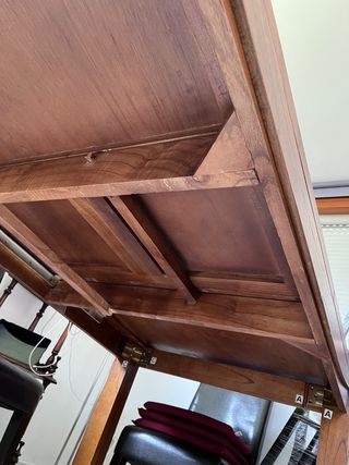 Mesa de comedor de madera