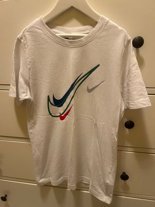 Camiseta Nike Niños Multi-Swoosh Talla XS