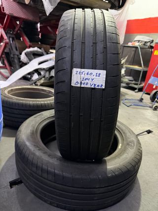 Neumático Goodyear 225/60/18 104Y