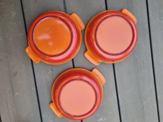 Set de 3 Cazuelas de hierro fundido naranja y blan