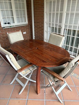 Tavolo da giardino in teak e 4 sedie