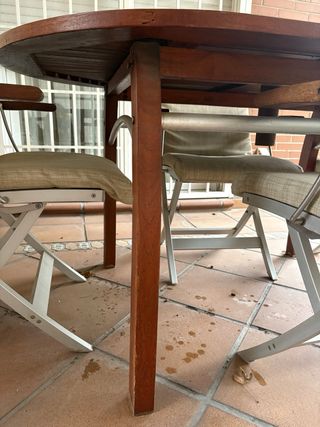 Tavolo da giardino in teak e 4 sedie