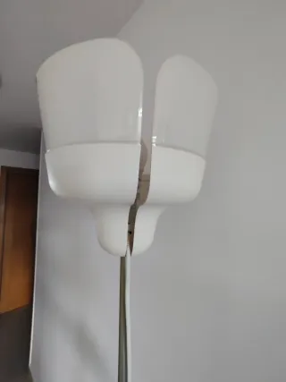 Lámpara de pie Ikea Plata y Blanca, entrega Ribeir