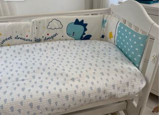 Cuna colecho con colchón y chichoneras