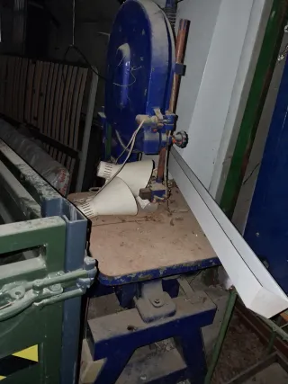 Sierra de cinta antigua