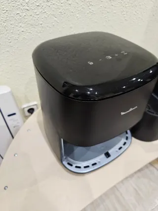 Freidora de aire Moulinex Negra