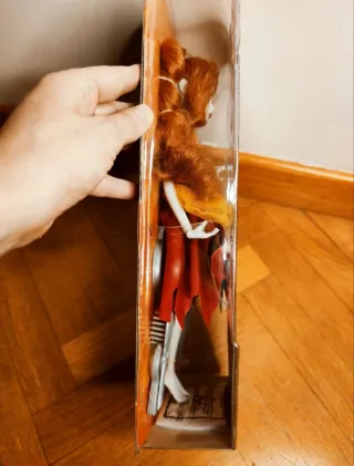 Muñeca Princesas Zombies Bella Famosa