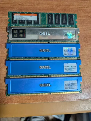 5 Memorias RAM Geil 512MB DDR 400MHz