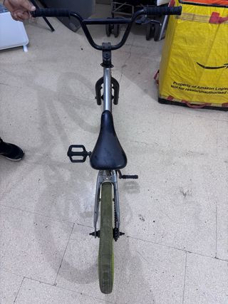 Bicicleta BMX B-Twin plateada