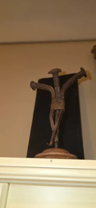 Crocifisso stilizzato chiodi fine '700