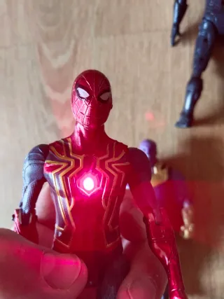 Lote Figuras Marvel: Iron Man, Thanos, Spiderman