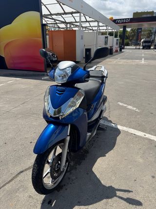 Honda SH 300i 2012 top box.