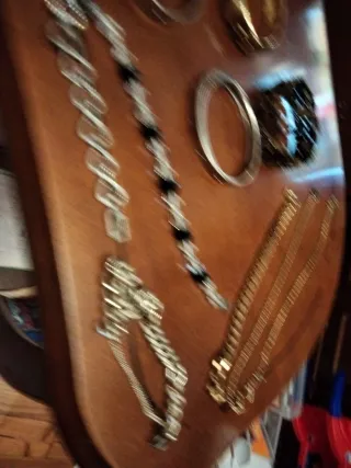 Lote de pulseras varias