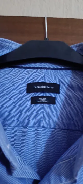 Camisa azul de vestir