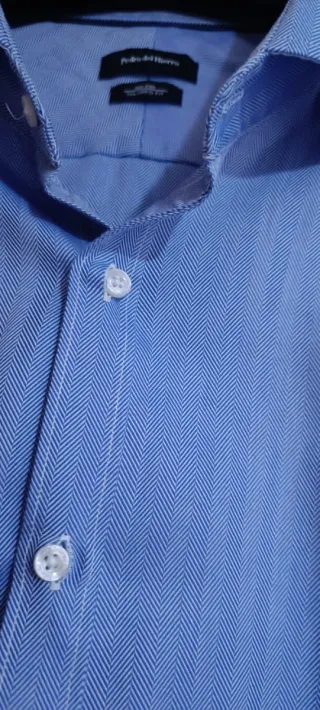 Camisa azul de vestir