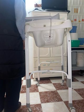 Vaschetta per neonati con fasciatoio (2 usi)