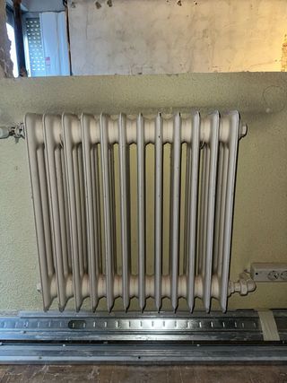 Radiador de gas blanco