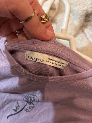 Camiseta violeta manga larga con rosa