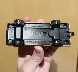 Corgi The Incredible Hulk Mazda B1600 1/36