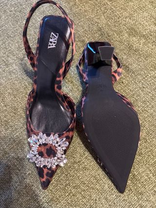 Zapatos Zara Animal Print con Pedrería