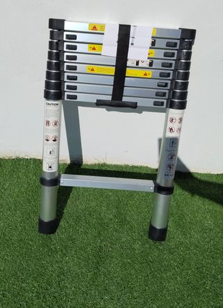 Escalera telescópica de aluminio 2,6 m – NUEVA