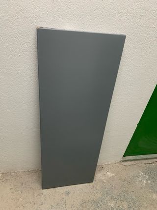 Estante metálico gris 110x40cm sin usar