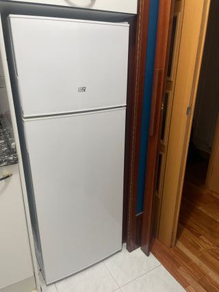Nevera blanca New Pol