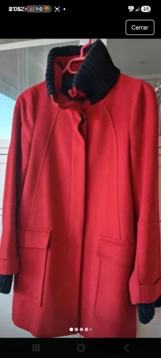 Abrigo rojo mujer
