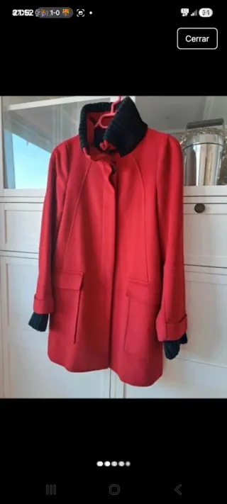 Abrigo rojo mujer