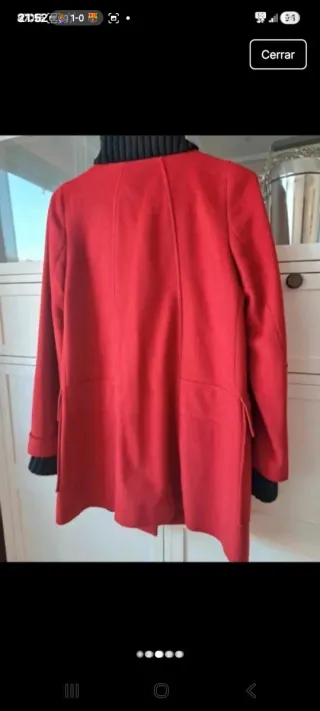 Abrigo rojo mujer