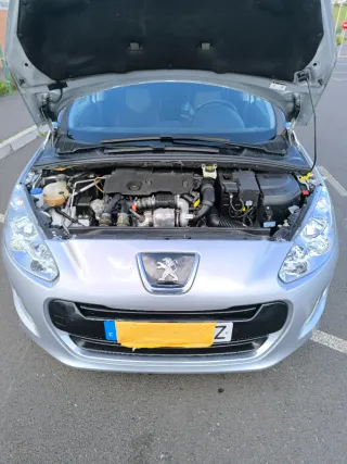 Peugeot 308 2011