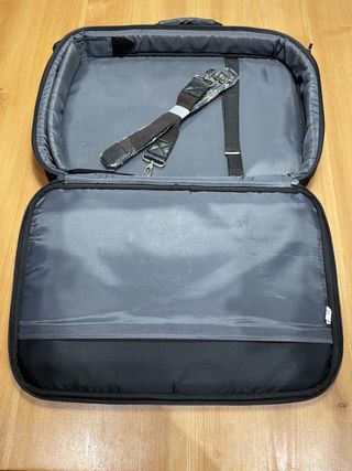 Funda portátil Logic Case 17 - Muy buen estado