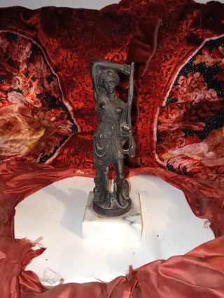 Statuetta di Artemide, Diana, Dea della caccia