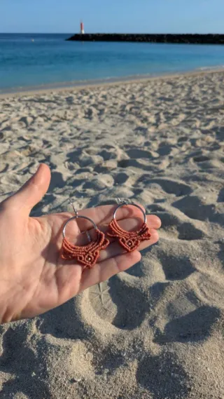 Pendientes macramé rojos
