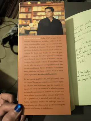 Jesús: Una historia de iluminación (Spanish Edi...