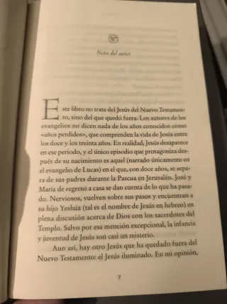 Jesús: Una historia de iluminación (Spanish Edi...