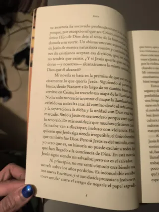 Jesús: Una historia de iluminación (Spanish Edi...