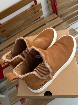 Botines UGG Alameda Chelsea Marrón