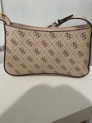 Bolso Guess Beige y Dorado Monogram
