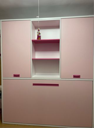 Cama abatible rosa y blanca