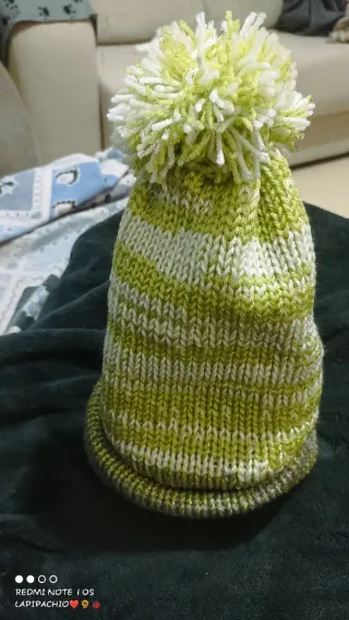 Gorro de lana con pompón